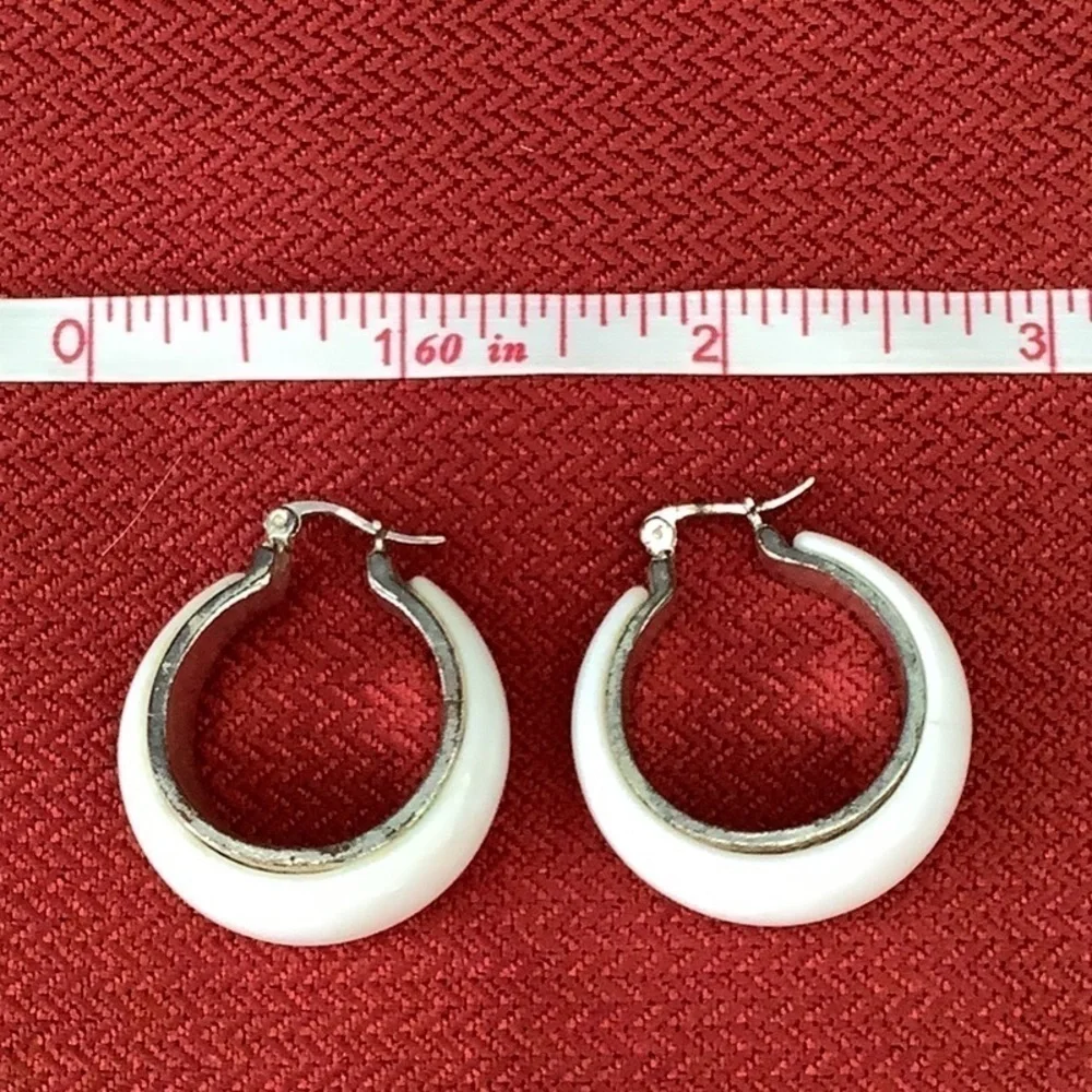 Lauren to white earring pierced vintage piece